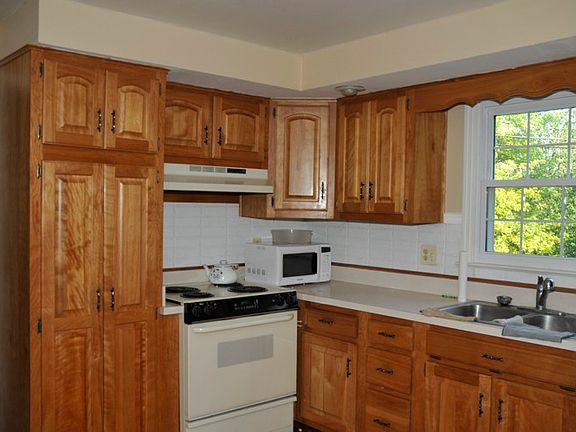 5th image of 457 Greensboro Dr