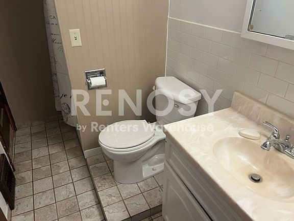 2nd image of 275 Maryland Ave W