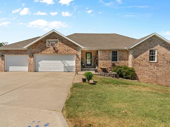 1209 E Jay Street, Ozark, MO 65721