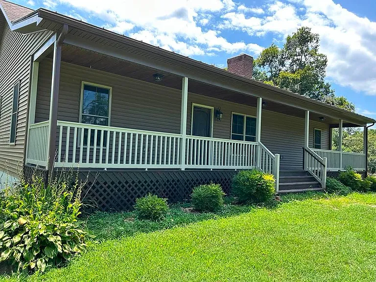 868 Longshot Ln — Photo 2