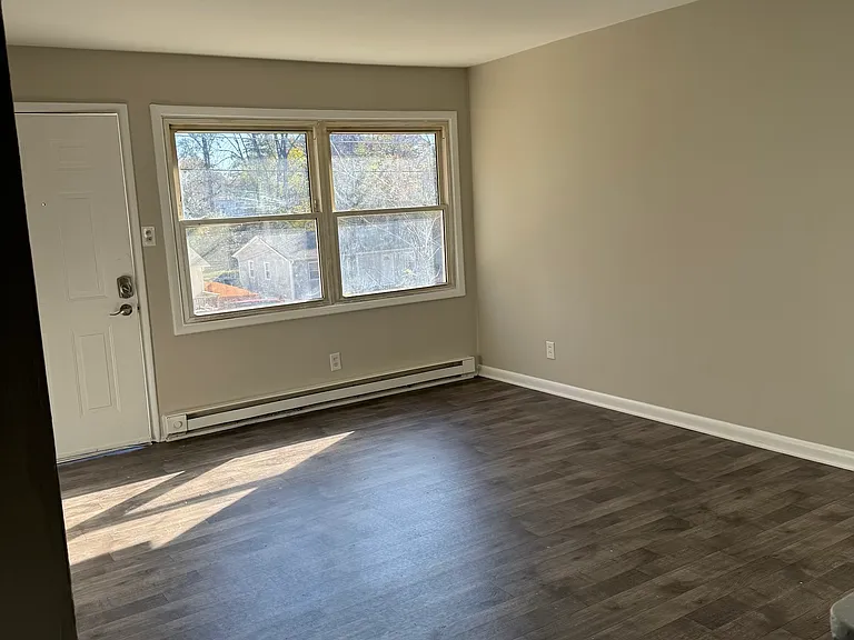 1408 Town St — Photo 8