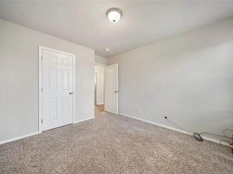 1204 E Quincy St — Photo 14