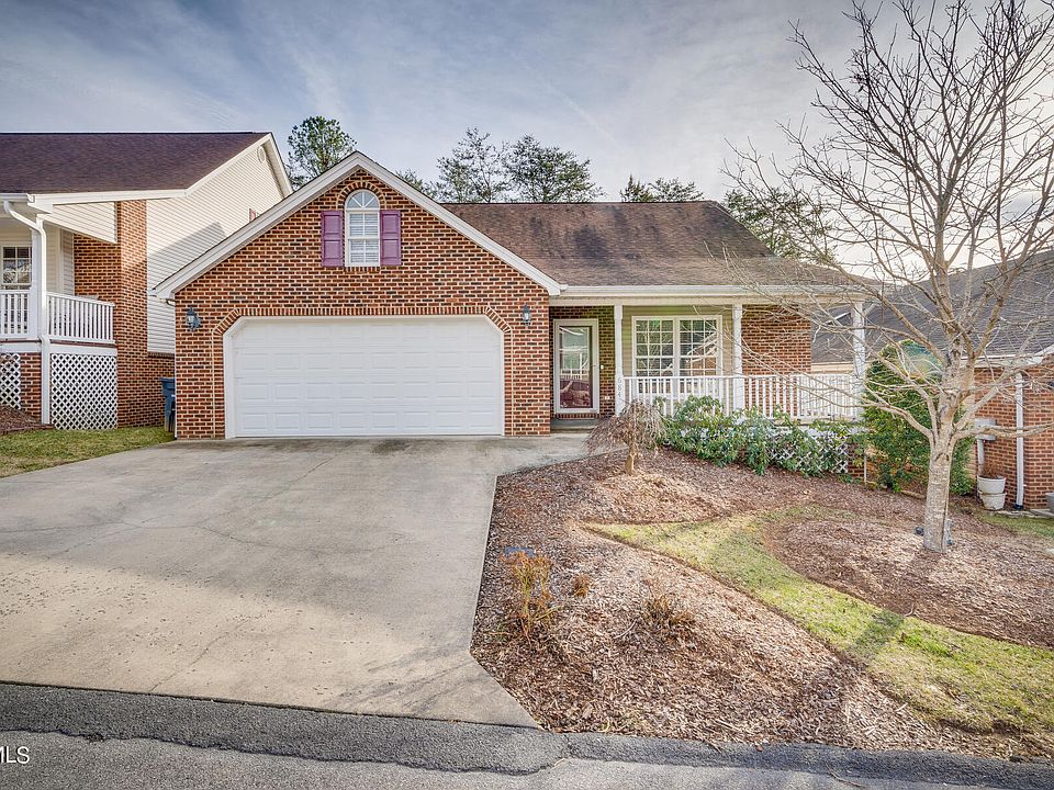 1st image of 684 Willowcrest Pl