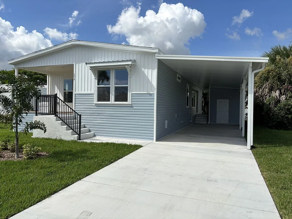 3 bed, 2.0 bath, 1356 sqft, $2,199 — Photo 4