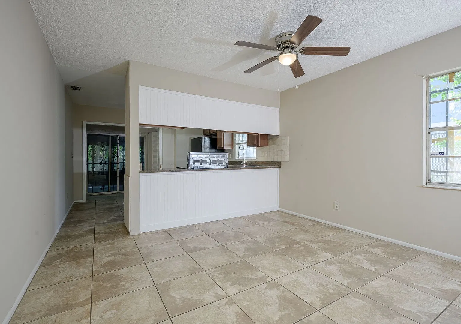 Charming 2 Bed, 2 Bath Home in Daytona Beach — Photo 4