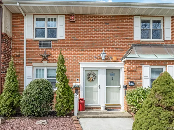 10 Glen Hollow Road #C7, Holtsville, NY 11742