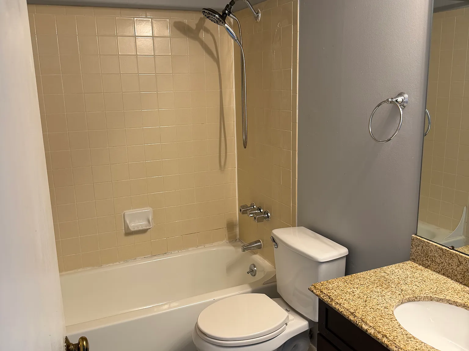 Studio, 360 sqft, $1,000 — Photo 4