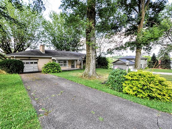 2nd image of 115 Franklin Dr