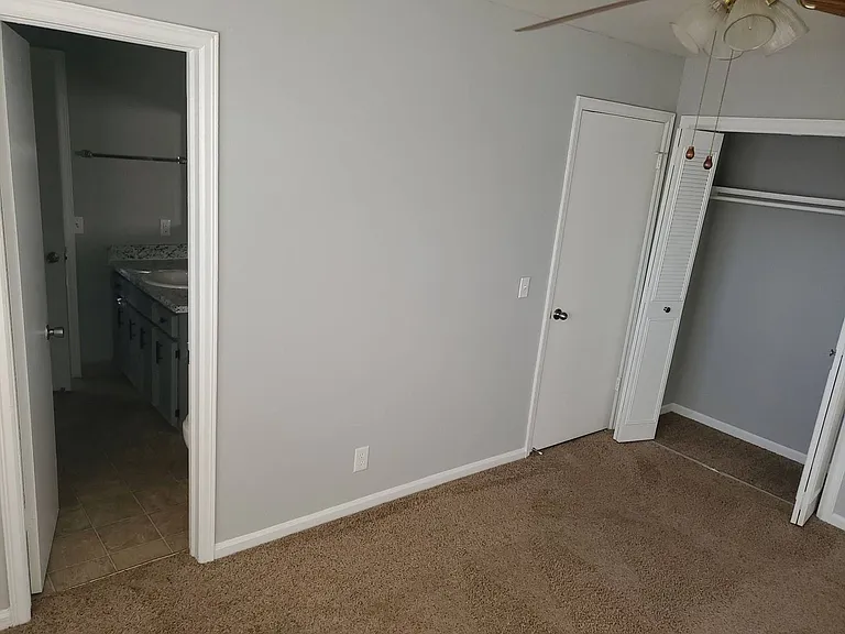 Stratford East Apartments — Photo 80