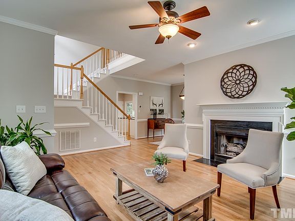 3rd image of 3502 Shady Creek Dr