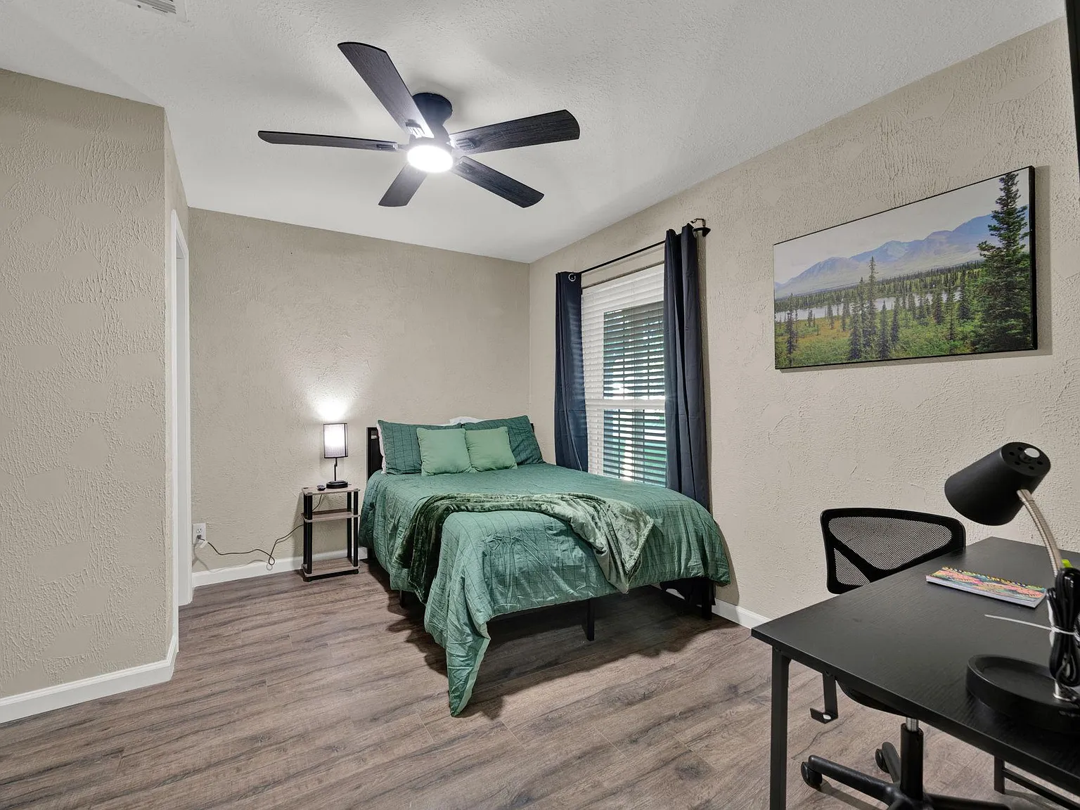 4 bed, 4.0 bath, 2508 sqft, $754 — Photo 2
