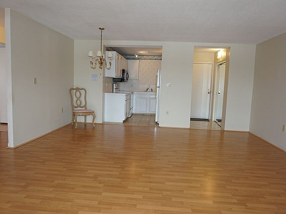 4th image of 875 John Fitch Hwy APT 47
