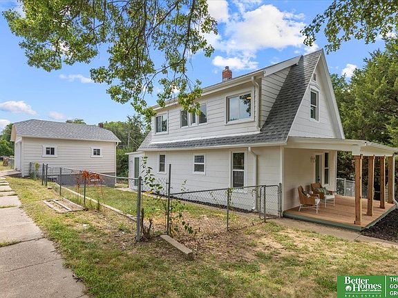 3rd image of 701 4th Ave