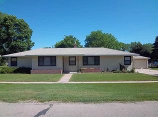 313 W Alice St, Wallace, NE 69169