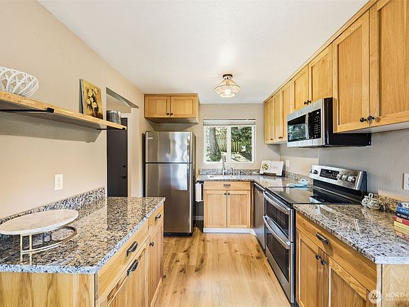 3rd image of 22105 66th Avenue W #1C
