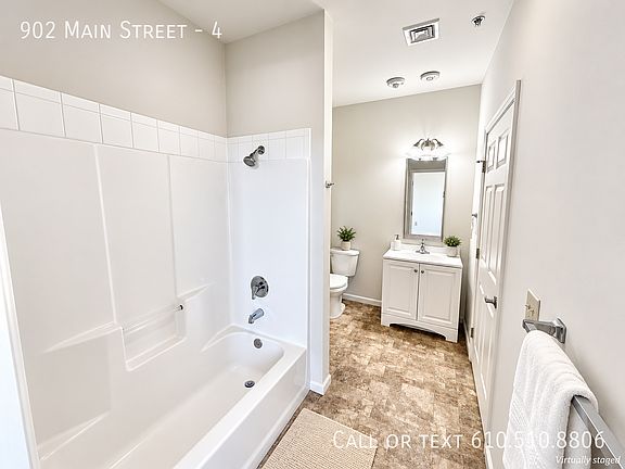 5th image of 902 Main St APT 4