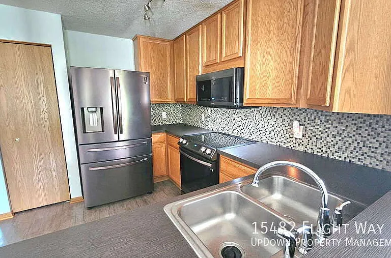 15482 Flight Way — Photo 3