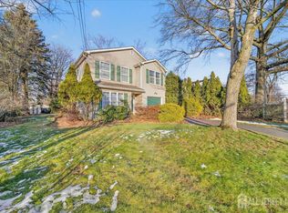 8 N Grand Ave, Port Reading, NJ 07064