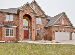 26024 W Whispering Woods Cir, Plainfield, IL 60585