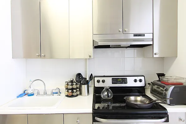 Rented by Compass | media 10