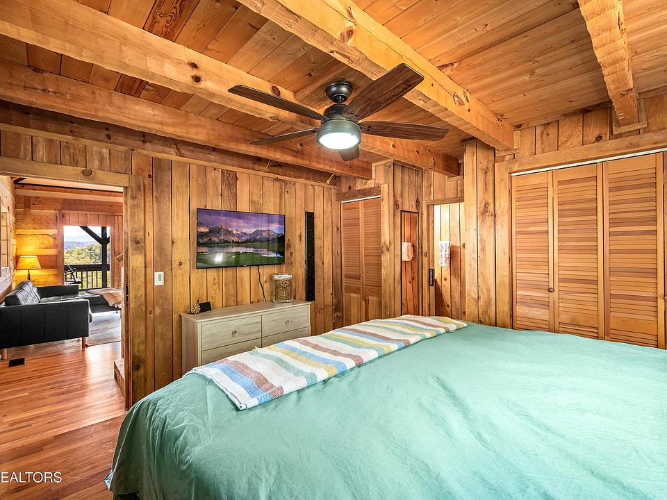 19th image of 1019 Moonside Ln
