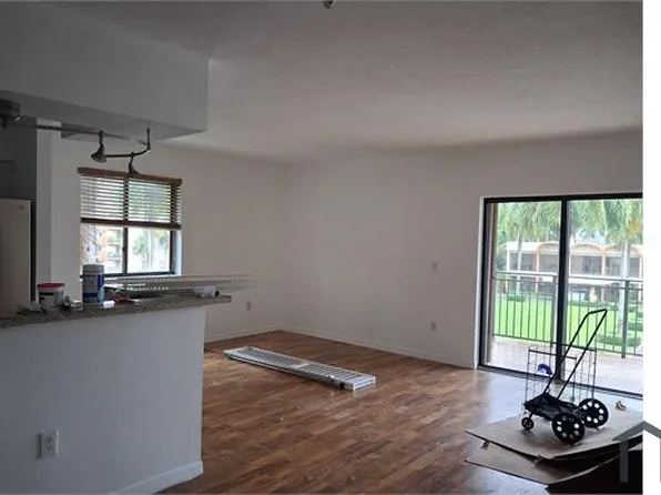 5796 SW 5th St, Miami, FL 33144