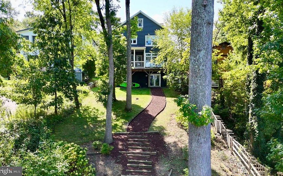 2nd image of 108 Cresston Rd