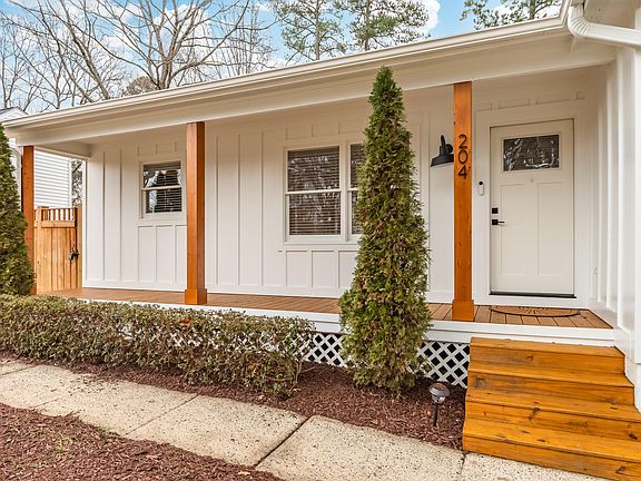 3rd image of 204 Rosehaven Dr