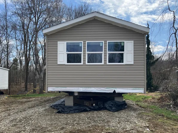 1088 S Park Dr #1088, Brookfield, OH 44403