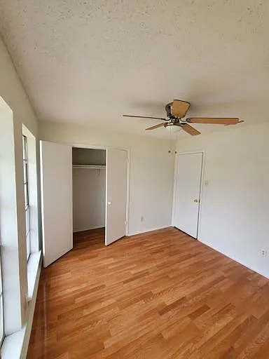2210 Greenvalley Dr — Photo 2