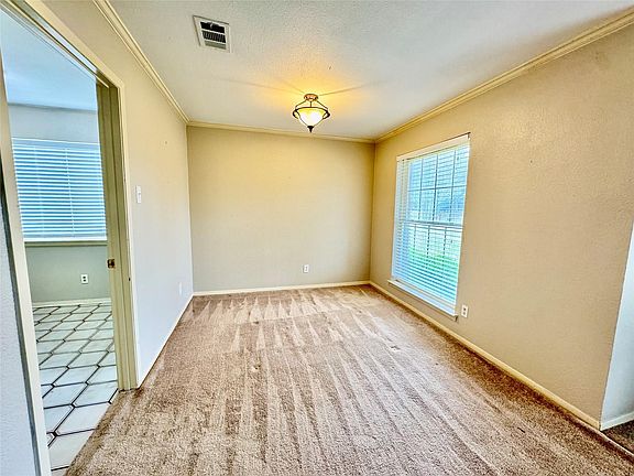 5th image of 419 Shady Brook Dr