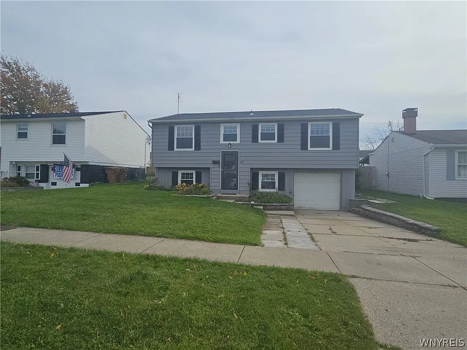 47 W Toulon Dr
