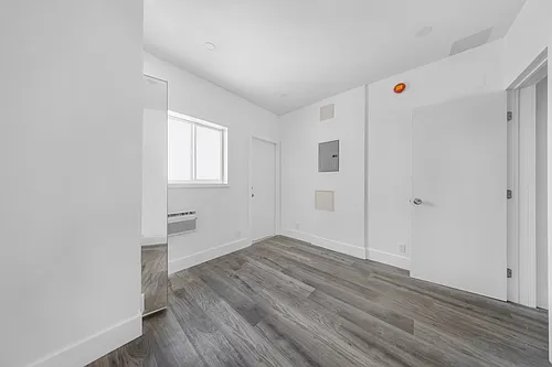 Floor plan Two Bedroom