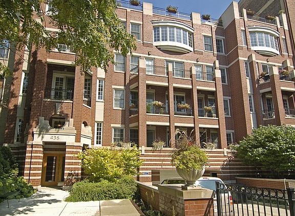 2nd image of 436 W Belmont Ave APT 403