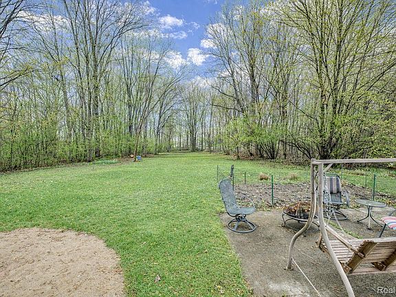 2nd image of 20796 Gibraltar Rd