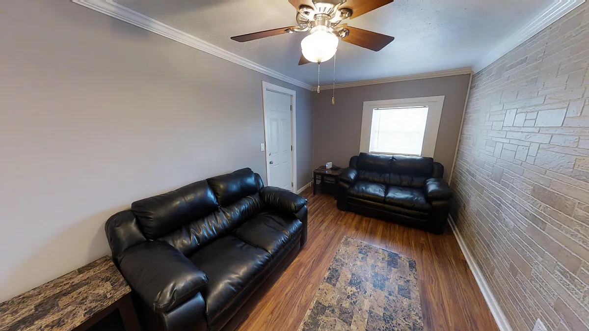 Building Photo - 105 Comstock Ave #2