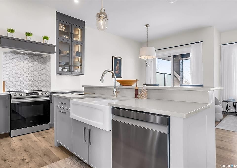 1st image of 144 Greenbryre STREET