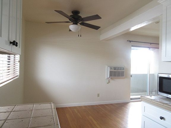 4th image of 828 N Martel Ave