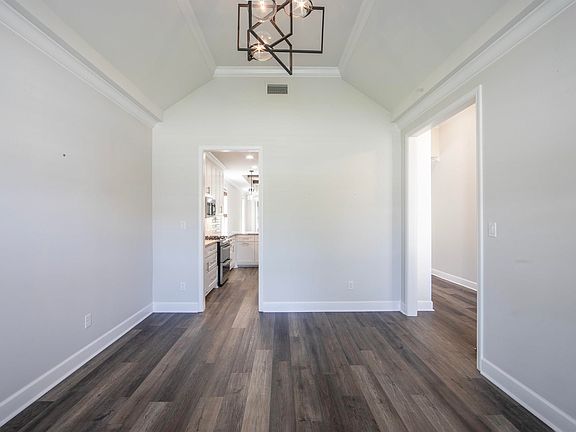 4th image of 5 Saffron Cir