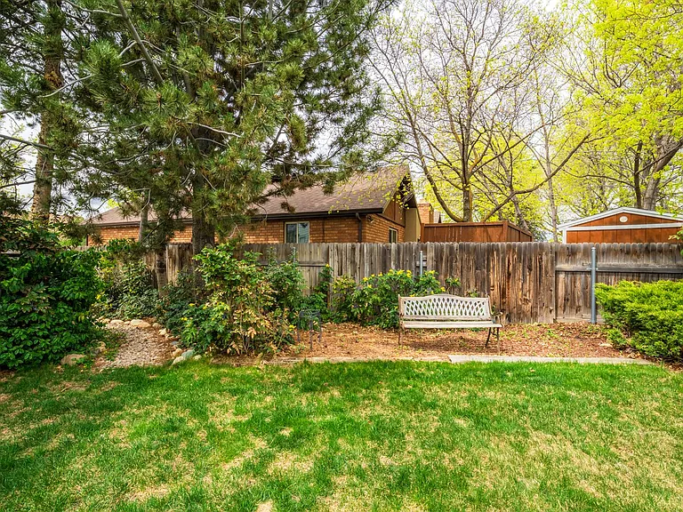 1649 E Michael Way — Photo 7