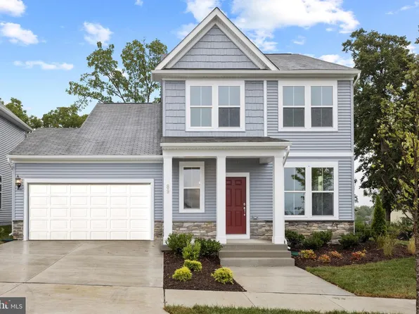 18 Reagan Ave, Ranson, WV 25438