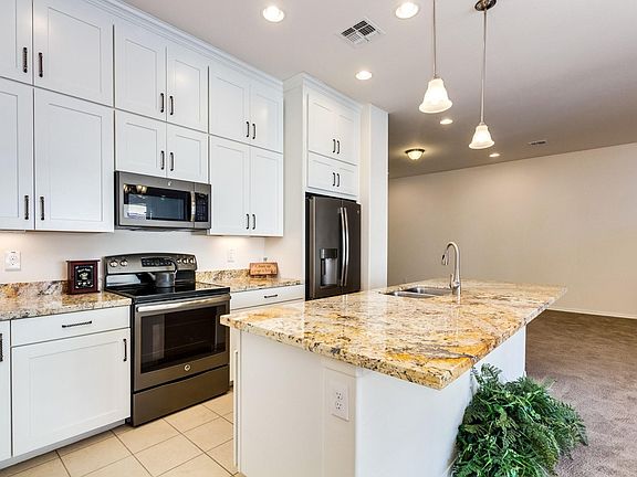 5th image of 7085 W Ivanhoe St
