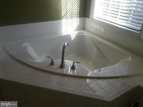 4th image of 6853 Hartzell Hill Ln