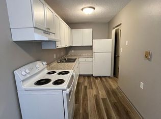 406 4th St SE #6B, State Center, IA 50247
