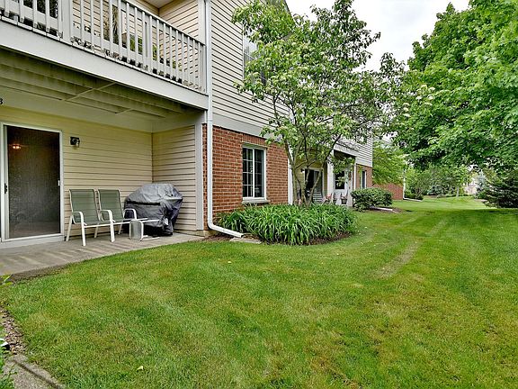 3rd image of 217 Charleston Ct Unit 3