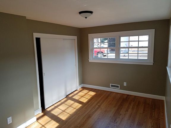3rd image of 214 Dewey Dr #House