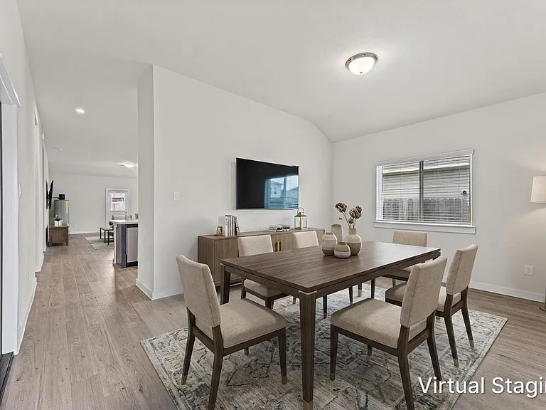 21409 Mary Myrtle St — Photo 12