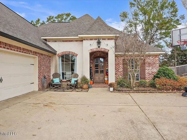 116 Sweetbriar Cir, Canton, MS 39046