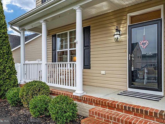 4th image of 172 Meadow Brook Way