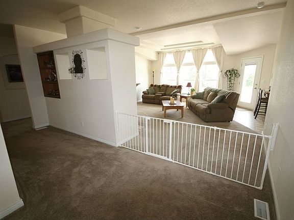 3rd image of 30007 N Miller Ln